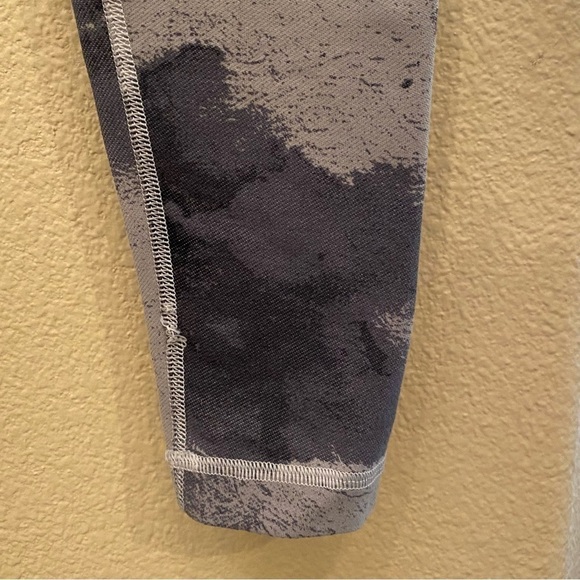 LULULEMON Women Gray Tie Dye Abstract Patterned Leggings Size 4 - Picture 4 of 9